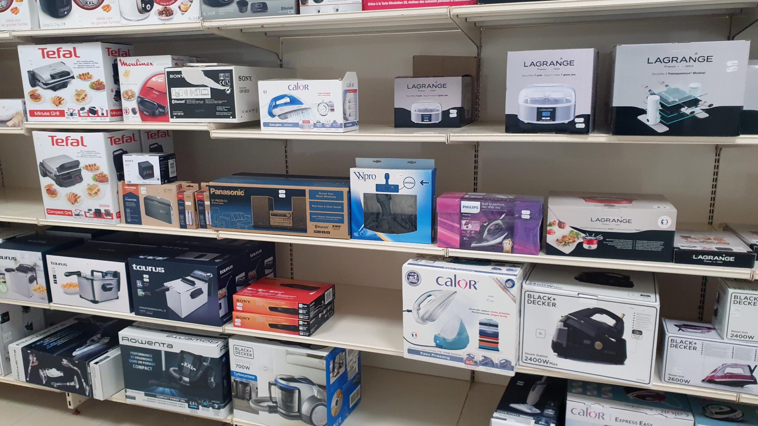 FER A REPASSER ET ASPIRATEUR
