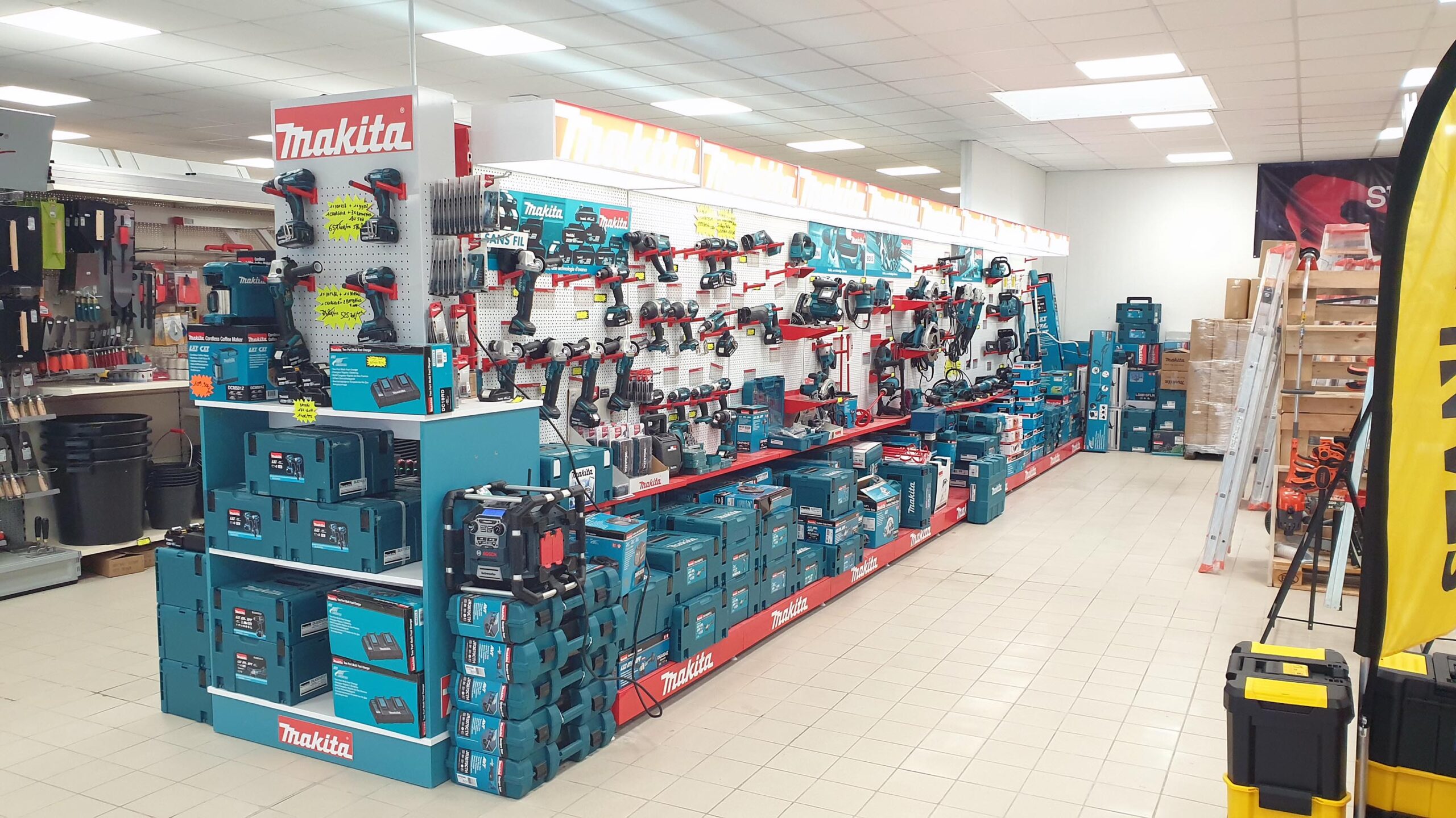 MAKITA OUTILLAGE ELECTO PORTATIF ET ACCESSOIRES